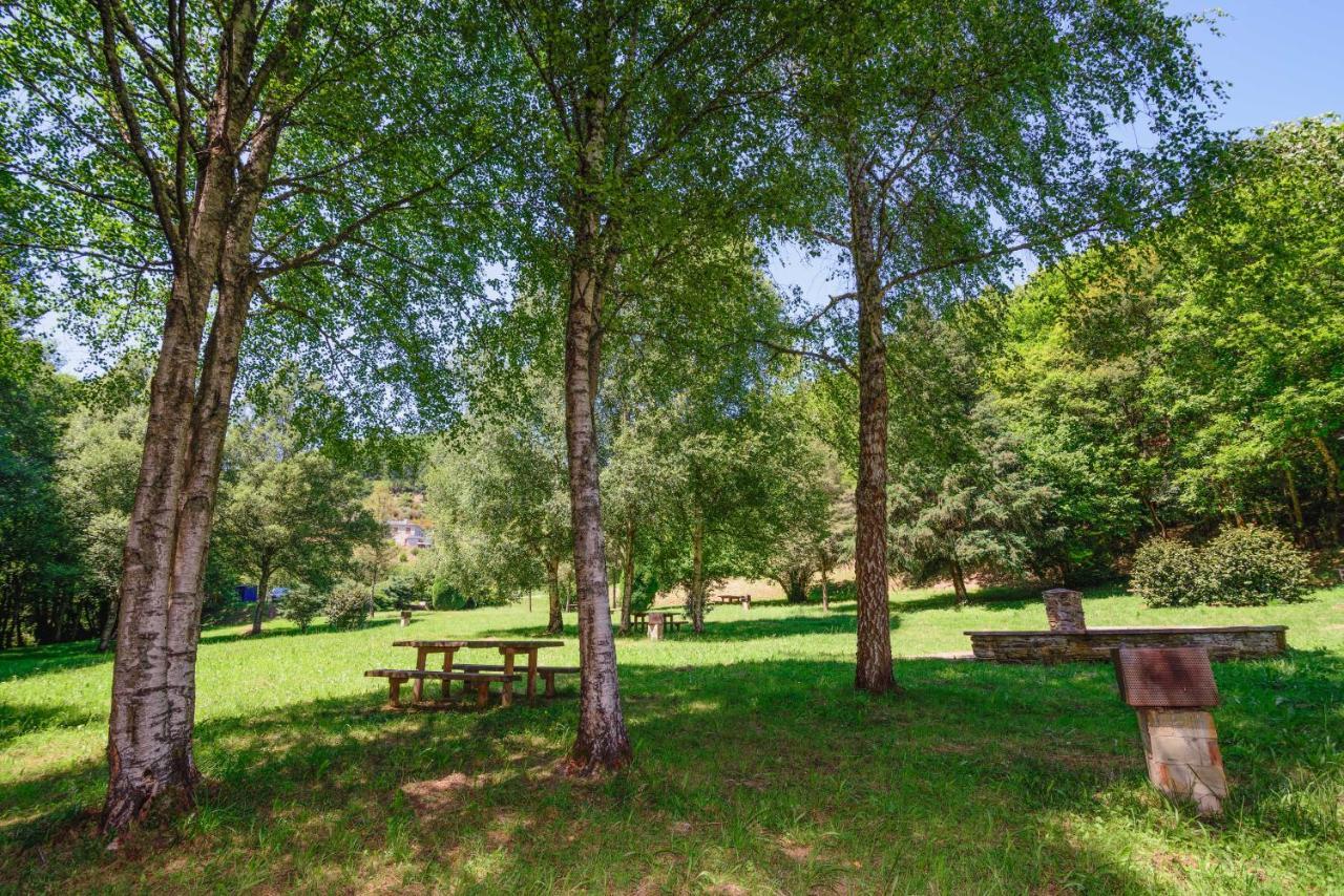 Apartamentos Rurales Casa Riveras ซานตาเอวลาเลีย เด โอสโกส ภายนอก รูปภาพ