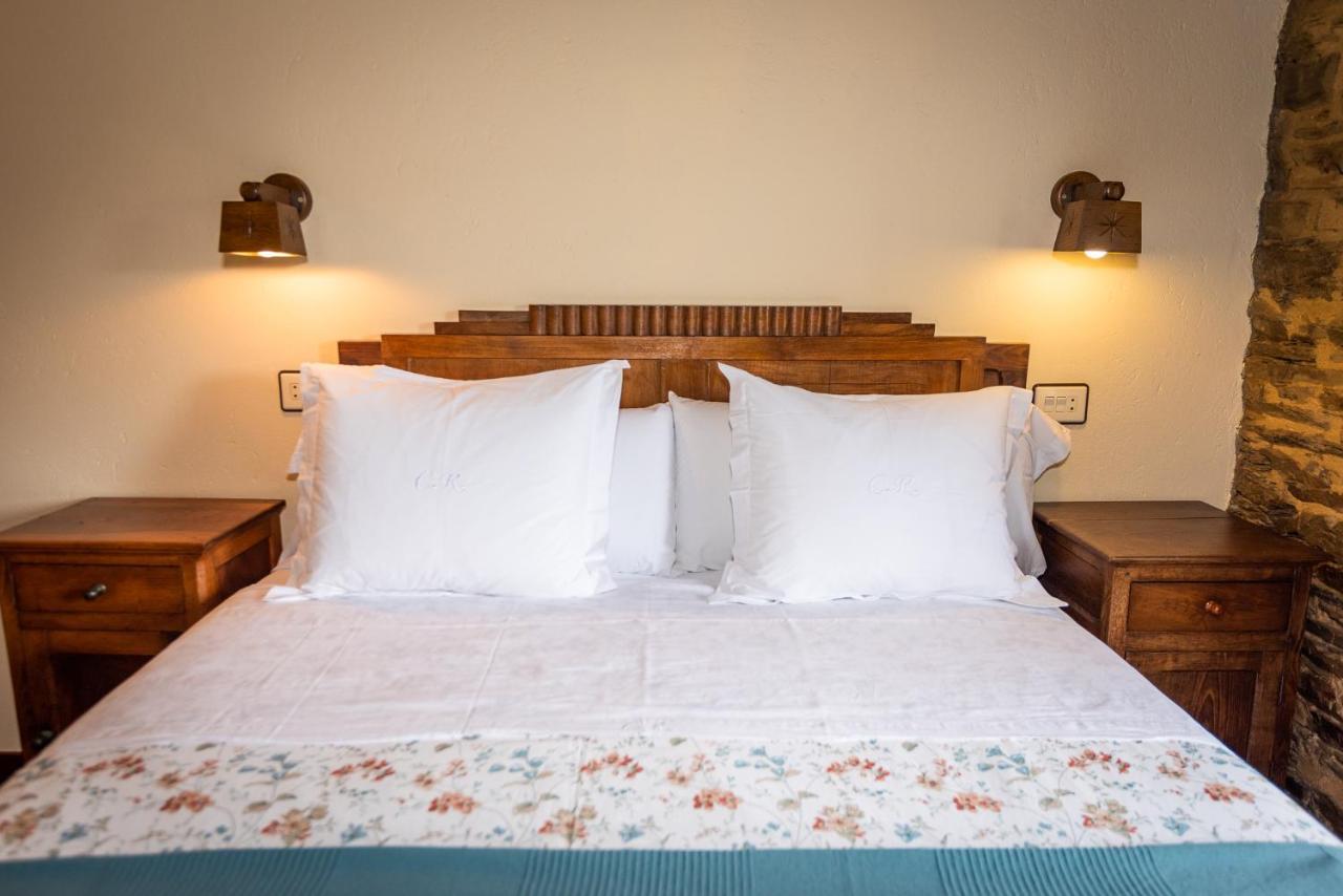 Apartamentos Rurales Casa Riveras ซานตาเอวลาเลีย เด โอสโกส ภายนอก รูปภาพ