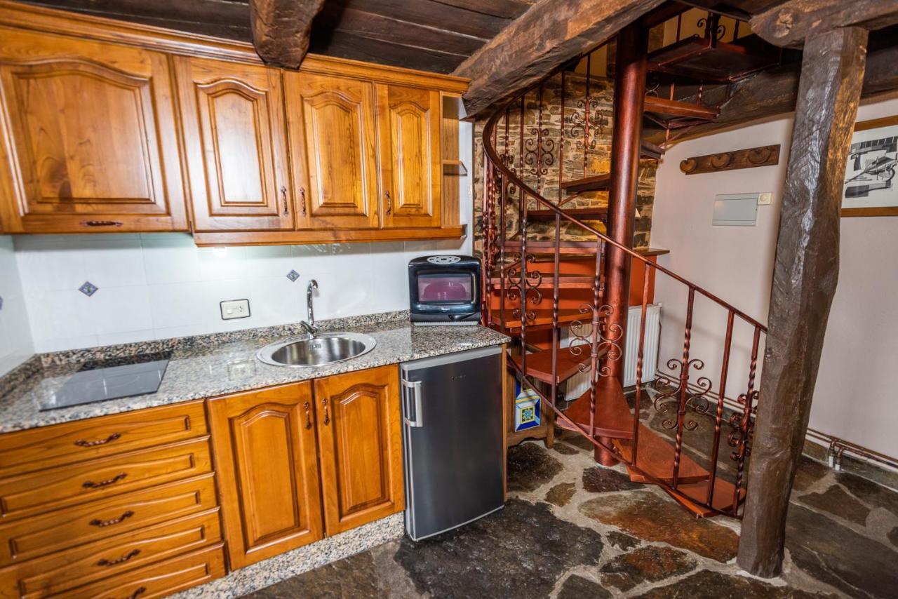 Apartamentos Rurales Casa Riveras ซานตาเอวลาเลีย เด โอสโกส ภายนอก รูปภาพ