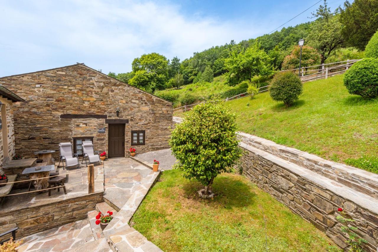Apartamentos Rurales Casa Riveras ซานตาเอวลาเลีย เด โอสโกส ภายนอก รูปภาพ