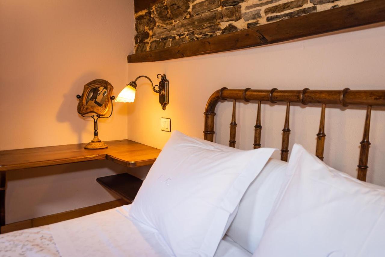 Apartamentos Rurales Casa Riveras ซานตาเอวลาเลีย เด โอสโกส ภายนอก รูปภาพ