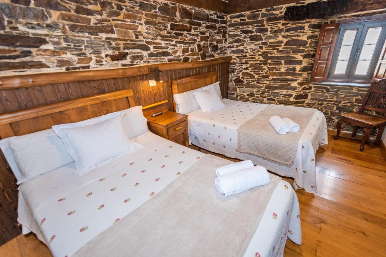 Apartamentos Rurales Casa Riveras ซานตาเอวลาเลีย เด โอสโกส ภายนอก รูปภาพ